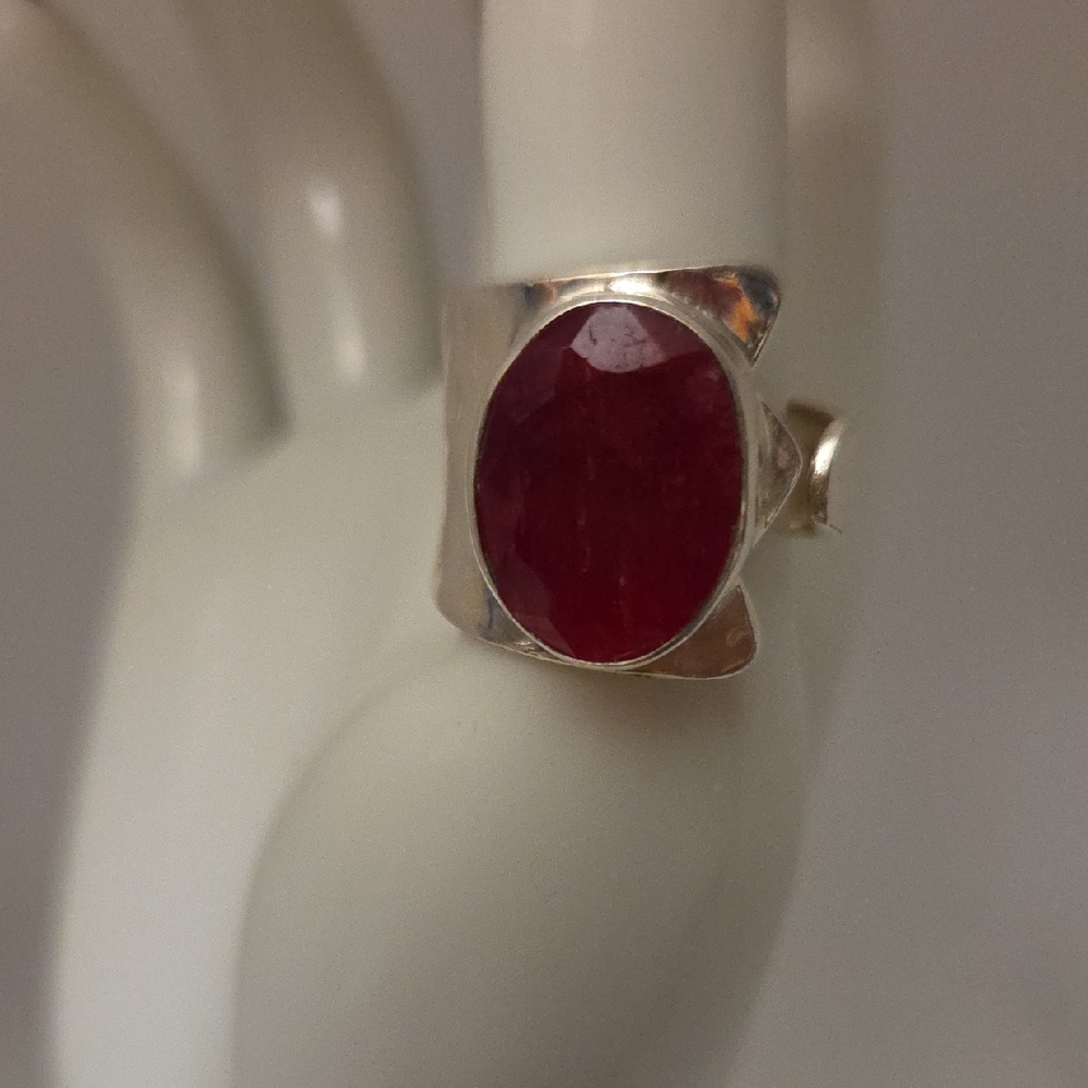 Elegant Silver and Red Gemstone Ring
